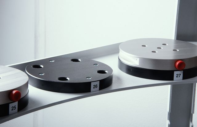 NAST Automation Universal Robots Anlage Beschickung Bauteilträger NAST Automation Universal Robots Anlage Beschickung Bauteilträger