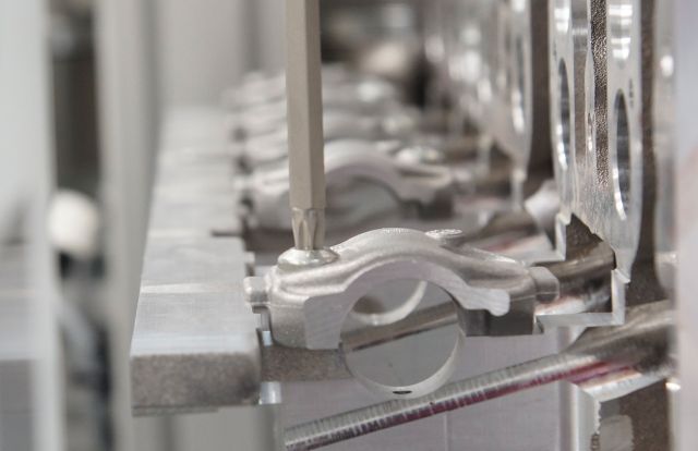 Automation Montageanlage Schraube positioniert Automation Montageanlage Schraube positioniert