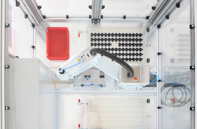 NAST Automation - Roboterzelle Innenraum - Topview NAST Automation - Roboterzelle Innenraum - Topview