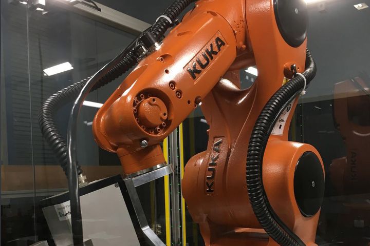 NAST Automation Kuka Roboterzelle Messtechnik