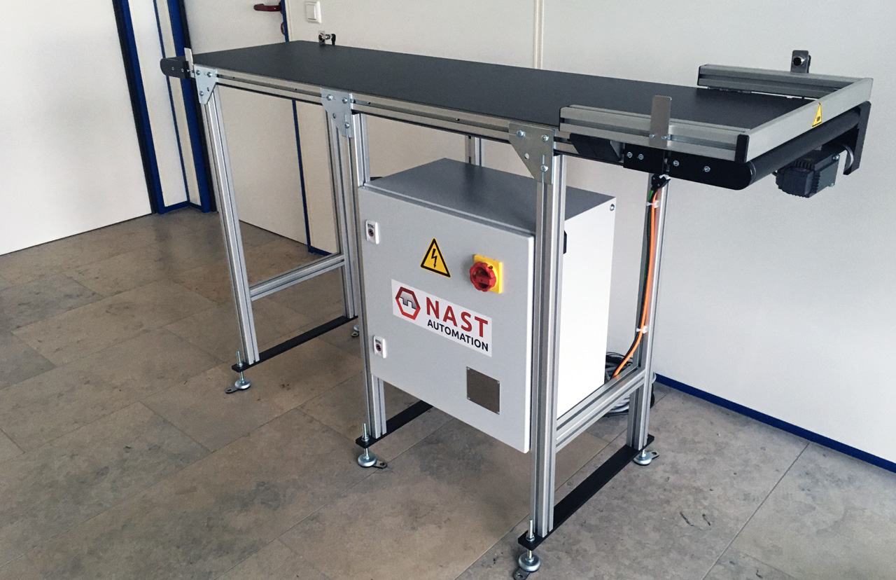 Universal Robots UR+ Förderband, 2 Sensoren, Bauteilbügel Universal Robots UR+ Förderband, 2 Sensoren, Bauteilbügel