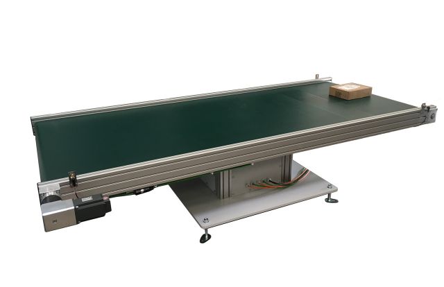 Universal Robots UR+ Förderband auf Drehtisch Universal Robots UR+ Förderband auf Drehtisch