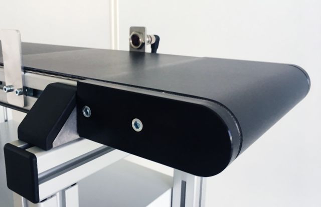 Universal Robots UR+ Förderband + Sensor Universal Robots UR+ Förderband + Sensor